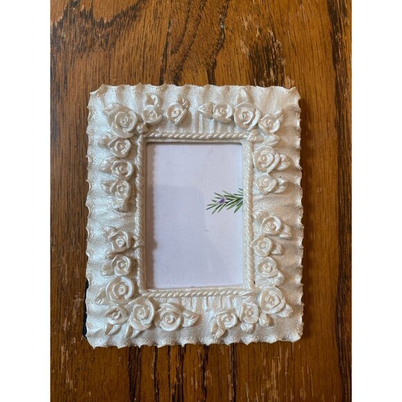 Modern Textured White Rose Flower Pattern Ornate Picture Frame 5.5"x4.5" - Picture 1 of 5